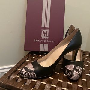 Animal Print Cap Toe Black Pump